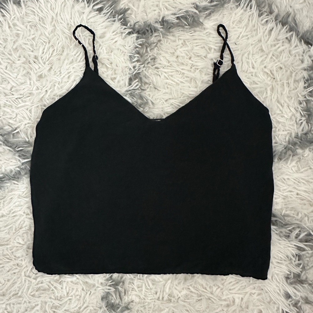 BRANDY MELVILLE - ONE SIZE Flowy Cropped V-Neck Tank Top - Black